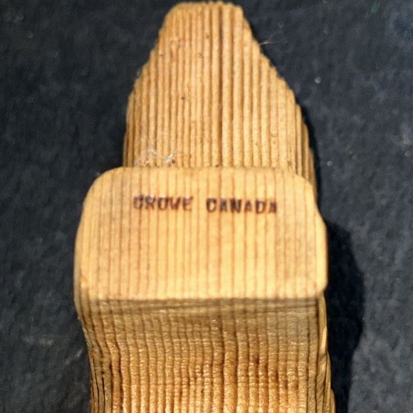 Small Vintage Hand Carved Wooden Bear Figure , Crowe Canada, Carved Folk Art - Picture 7 of 7